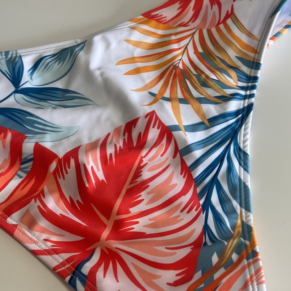 Bikini Bottoms - Picture 5 of 7